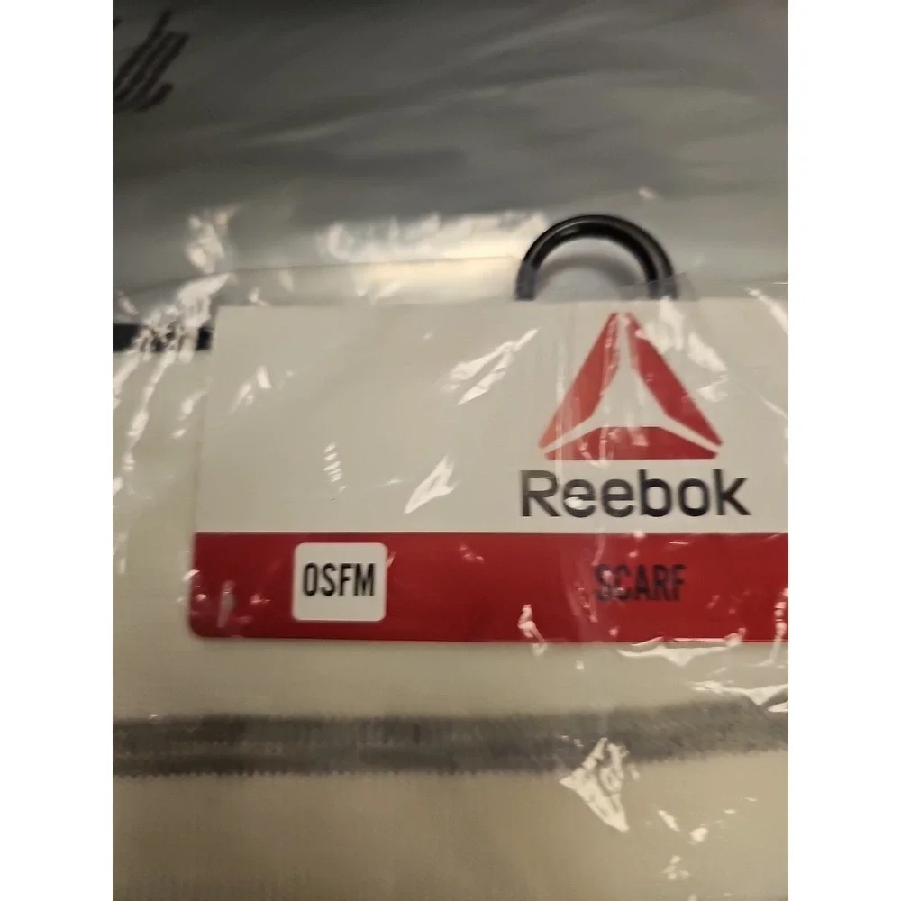 Reebok Scarf Gray Knit‎ Wool Unisex Fringe Bottom New